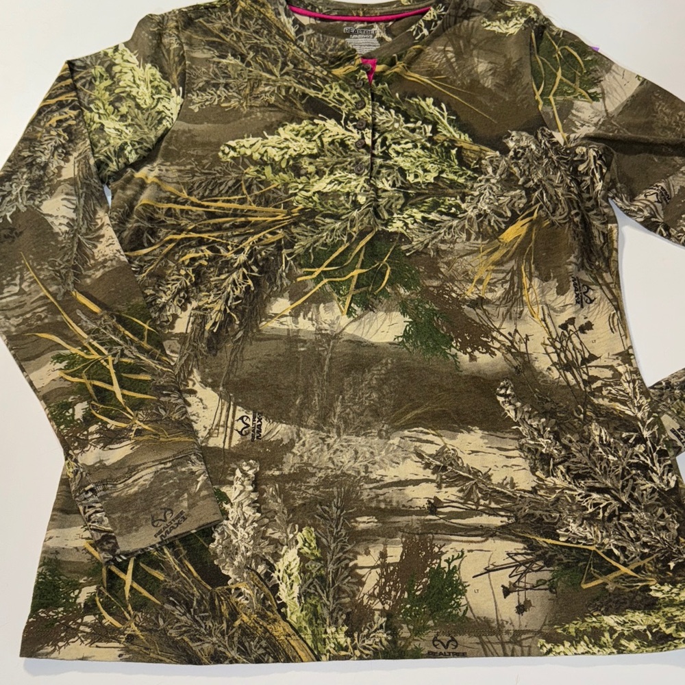 Realtree Green and Brown Camo Long Sleeve‎ Tee